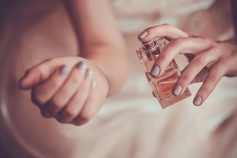 Perfumy – Znaczenie I Symbolika Snów 1